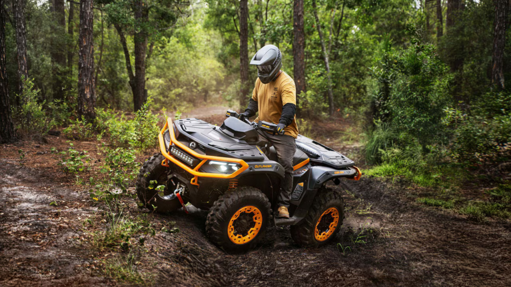 orv-my25-out-xt-p-1000r-mineralgreyorangcrush-action-dsc02194-rgb-web-16x9-1-1024x576.png